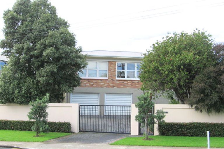Photo of property in 128 Clovelly Road, Bucklands Beach, Auckland, 2012