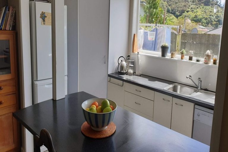 Photo of property in 176 George Street, Stokes Valley, Lower Hutt, 5019