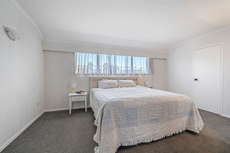 Photo of property in 1/248 Great North Road, Henderson, Auckland, 0612