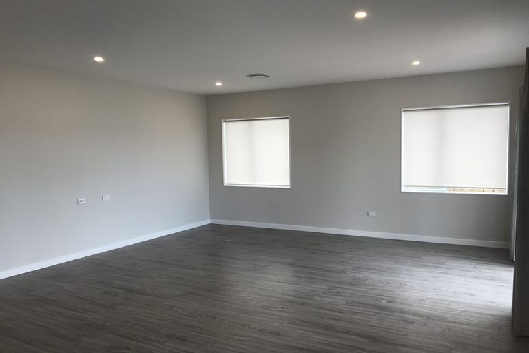 Photo of property in 10 Gunn Way, Hobsonville, Auckland, 0616