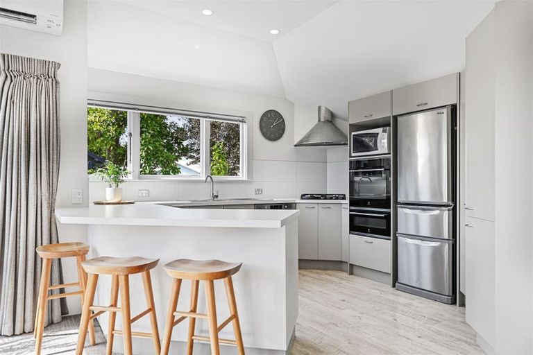 Photo of property in 4 Saint James Avenue, Papanui, Christchurch, 8053