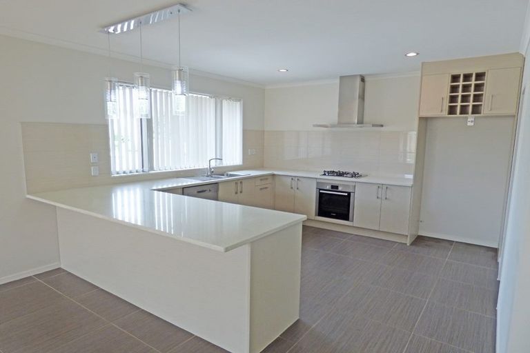 Photo of property in 7 Erceg Way, Rosehill, Papakura, 2113