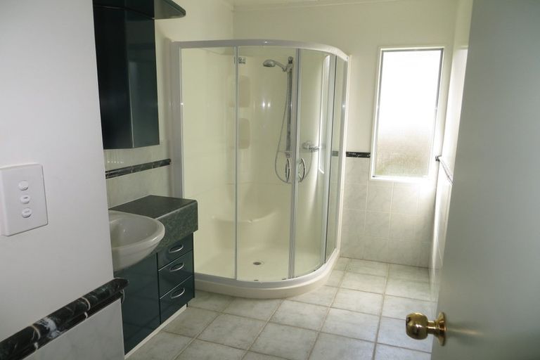 Photo of property in 1/11 Rakaia Rise, Clover Park, Auckland, 2019