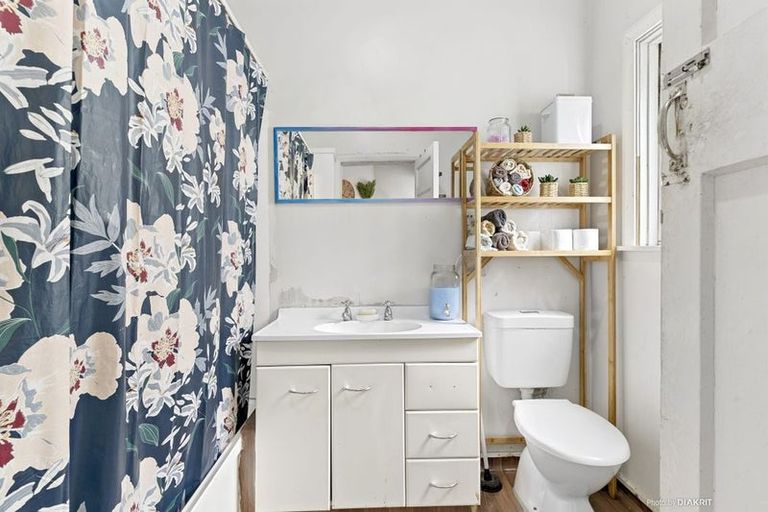 Photo of property in 212 Rongotai Road, Rongotai, Wellington, 6022