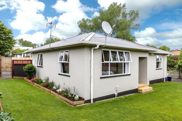 Photo of property in 10 Heaphy Street, Westown, New Plymouth, 4310