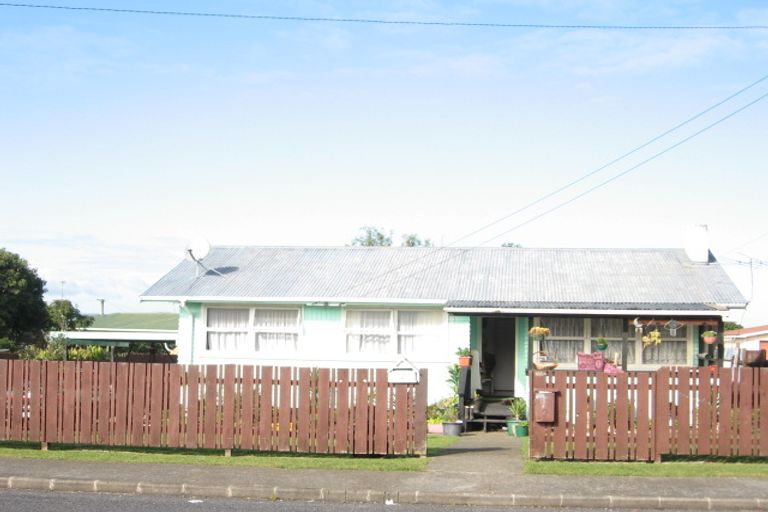 Photo of property in 2 O'connell Street, Manurewa, Auckland, 2102