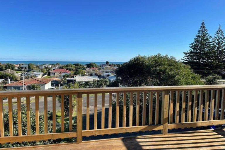 Photo of property in 134 Cornfoot Street, Castlecliff, Whanganui, 4501