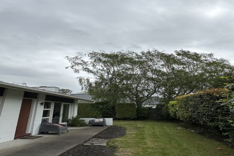 Photo of property in 2/55 Garreg Road, Bryndwr, Christchurch, 8052