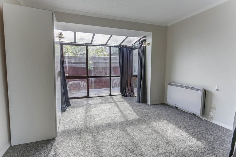 Photo of property in 11 Mappleton Avenue, Burnside, Christchurch, 8053