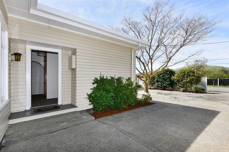 Photo of property in 71 Saint Martins Road, Saint Martins, Christchurch, 8022
