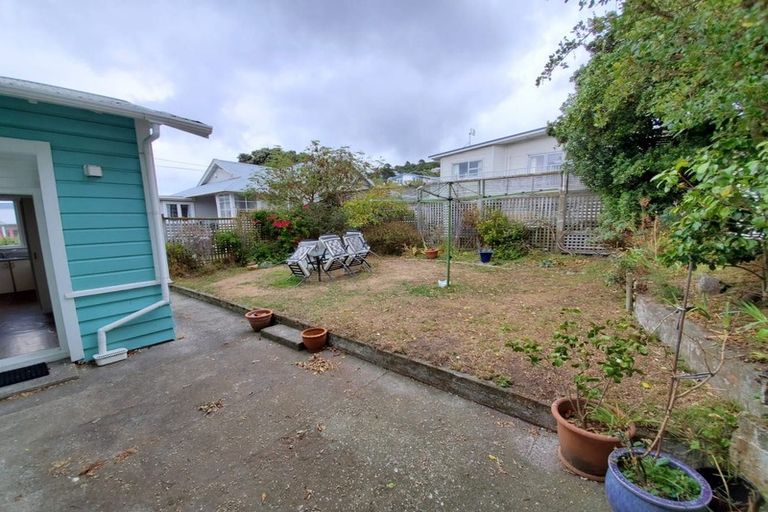 Photo of property in 56 Freyberg Street, Lyall Bay, Wellington, 6022