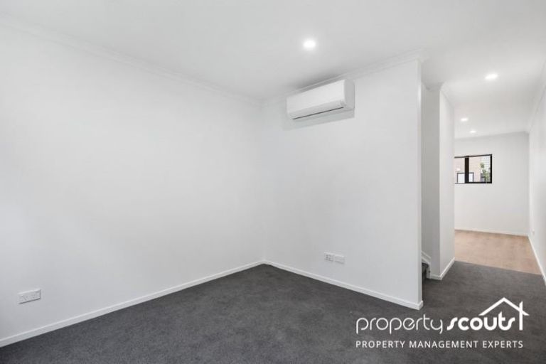 Photo of property in 12 Pangu Way, Mangere, Auckland, 2022