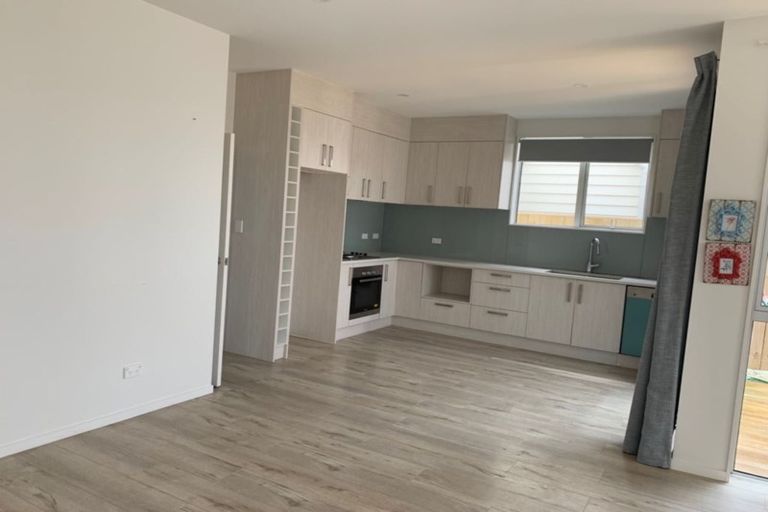 Photo of property in 64 Craigs Way, Hobsonville, Auckland, 0616