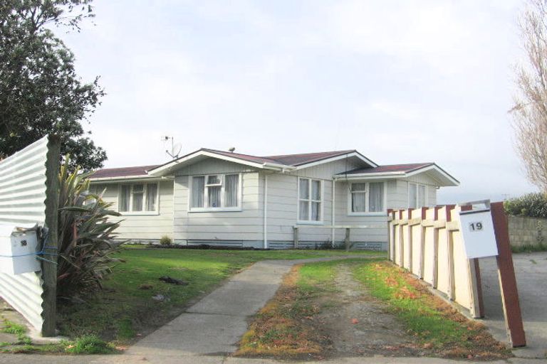 Photo of property in 19 Charwell Place, Highbury, Palmerston North, 4412