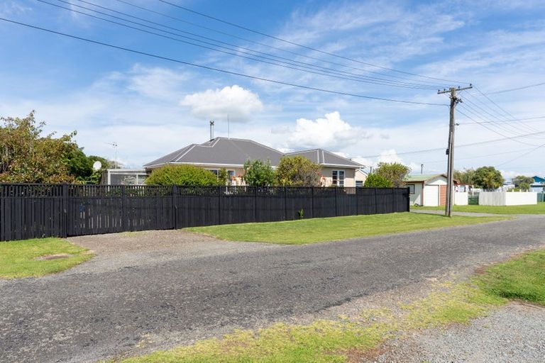 Photo of property in 1 Huia Street, Foxton Beach, Foxton, 4815