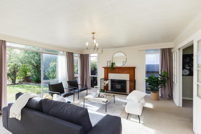 Photo of property in 77 Abraham Crescent, Milson, Palmerston North, 4414