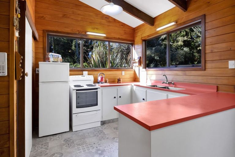 Photo of property in 66 Kent Terrace, Midhirst, Stratford, 4394