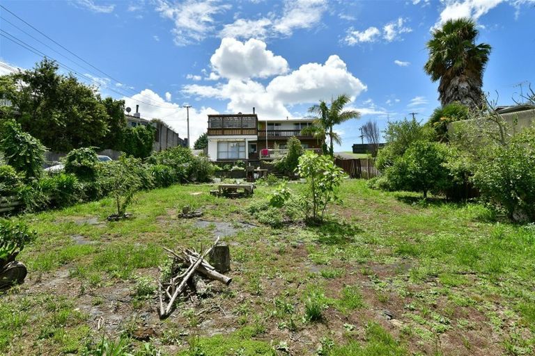 Photo of property in 60 Carlisle Road, Browns Bay, Auckland, 0630