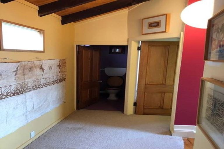 Photo of property in 63 Houghton Bay Road, Houghton Bay, Wellington, 6023