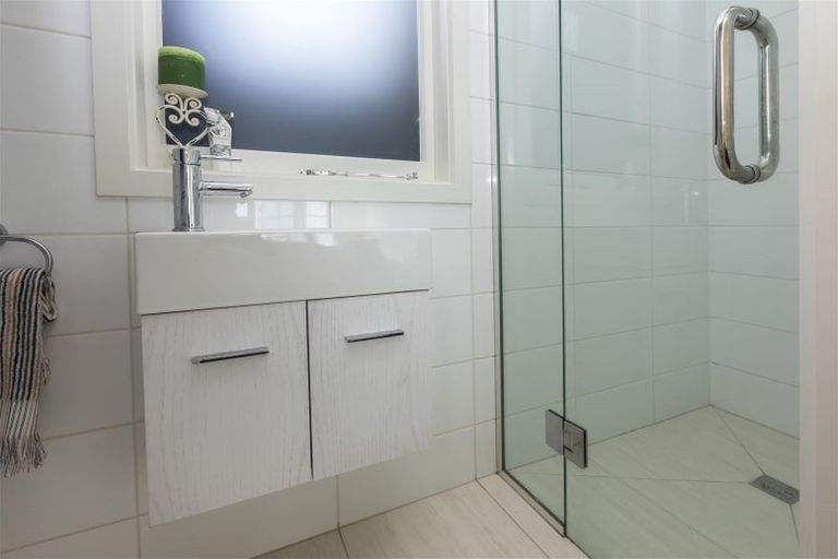 Photo of property in 180 Fendalton Road, Fendalton, Christchurch, 8052