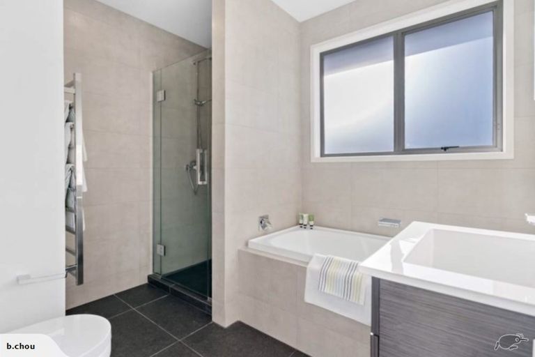 Photo of property in 24 Studfall Street, Pakuranga Heights, Auckland, 2010