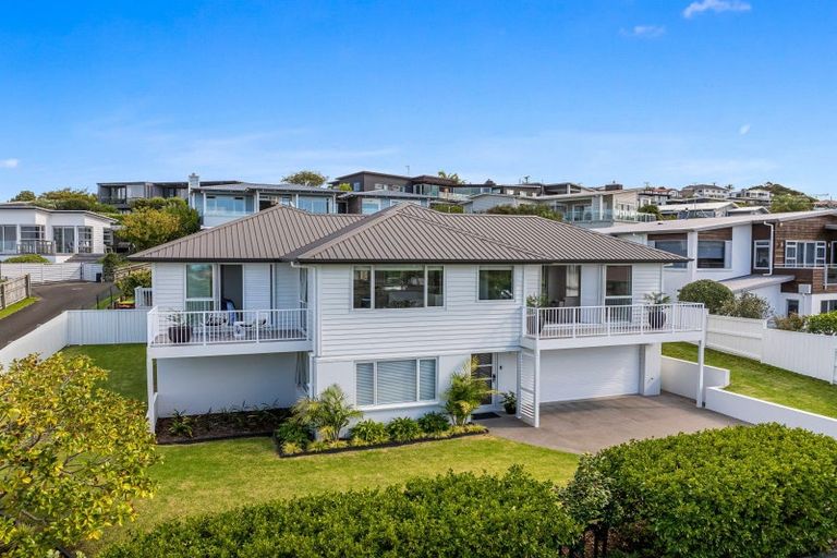 Photo of property in 56 Grovenor Drive, Orewa, 0931