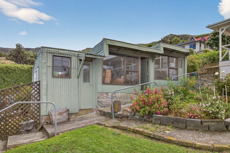 Photo of property in 12 Ross Terrace, Lyttelton, 8082