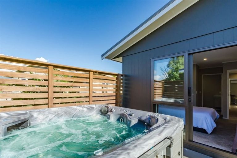 Photo of property in 15a Winton Street, Paraparaumu Beach, Paraparaumu, 5032