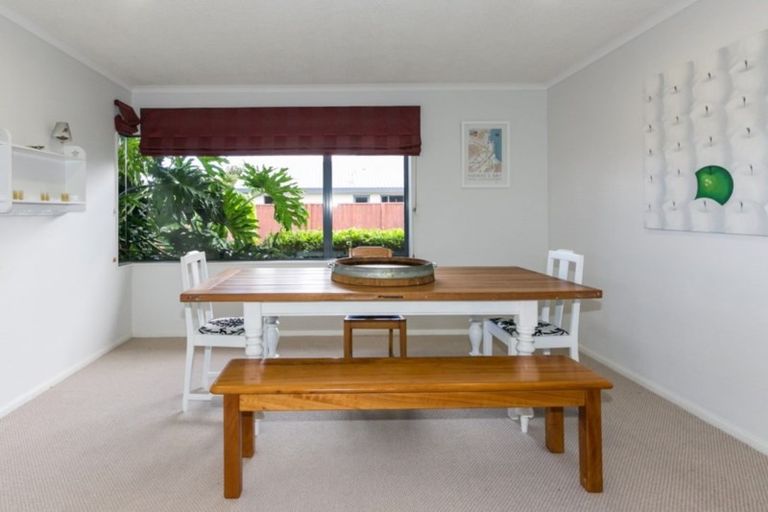 Photo of property in 40 Pukekura Place, Taradale, Napier, 4112