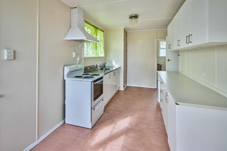 Photo of property in 14 Cumberland Grove, Cannons Creek, Porirua, 5024
