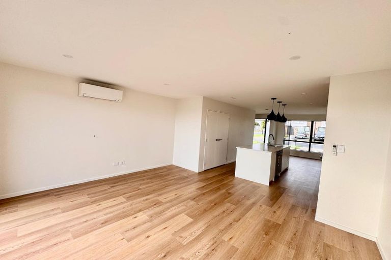 Photo of property in 57 Paapaakiri Loop, Takanini, 2112