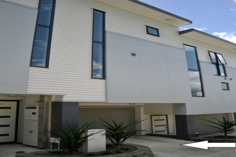 Photo of property in 16a Woodall Place, Totara Vale, Auckland, 0627