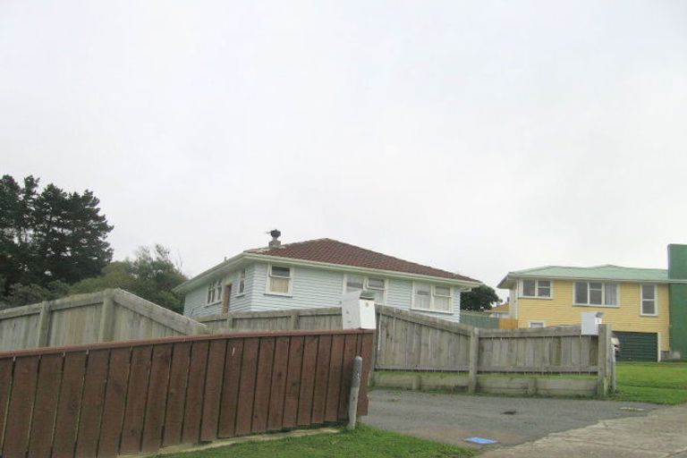 Photo of property in 4 Passive Grove, Ascot Park, Porirua, 5024