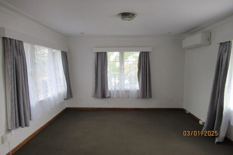 Photo of property in 17 Oreil Avenue, West Harbour, Auckland, 0618