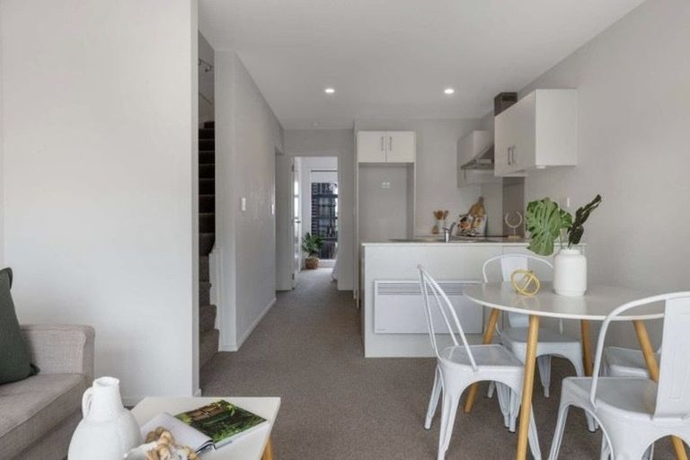 Photo of property in 17 Owens Place, Mount Maunganui, 3116
