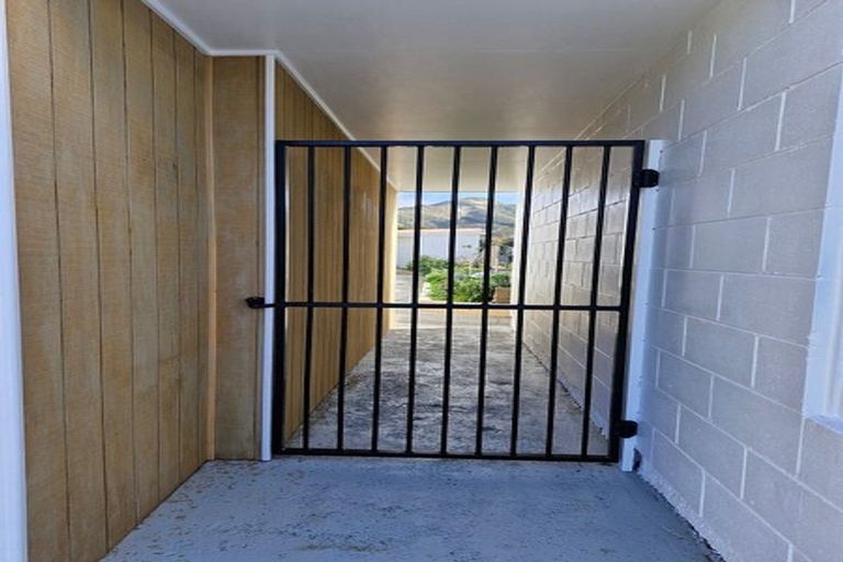 Photo of property in 39 Milne Terrace, Island Bay, Wellington, 6023