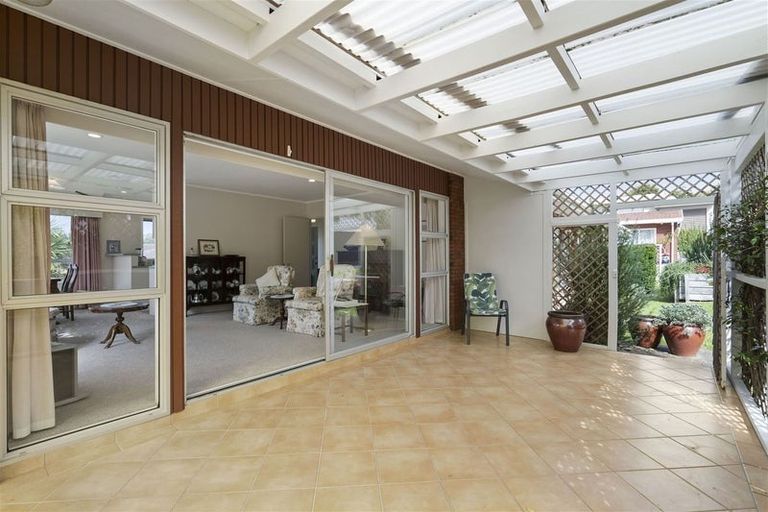 Photo of property in 10 King Richard Place, Browns Bay, Auckland, 0630