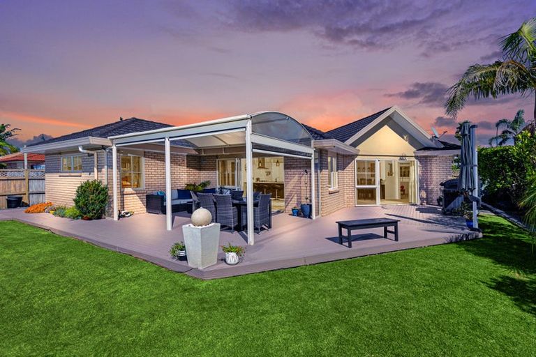 Photo of property in 27 Summerland Drive, Henderson, Auckland, 0612