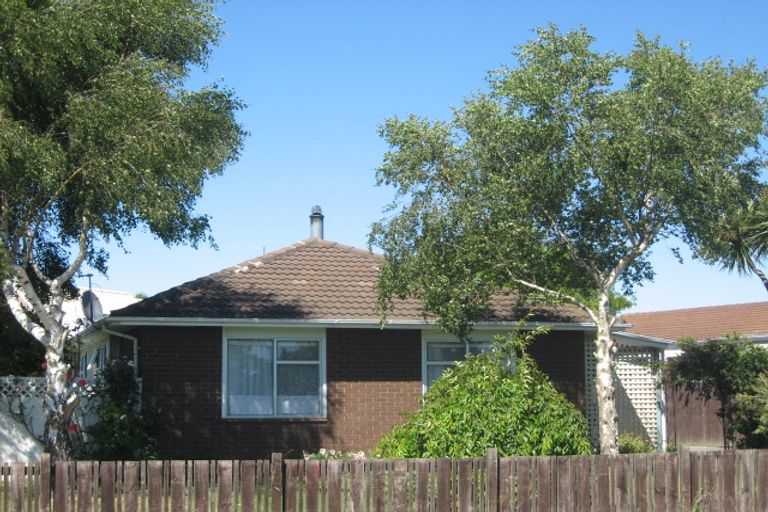 Photo of property in 32 Arcon Drive, Broomfield, Christchurch, 8042