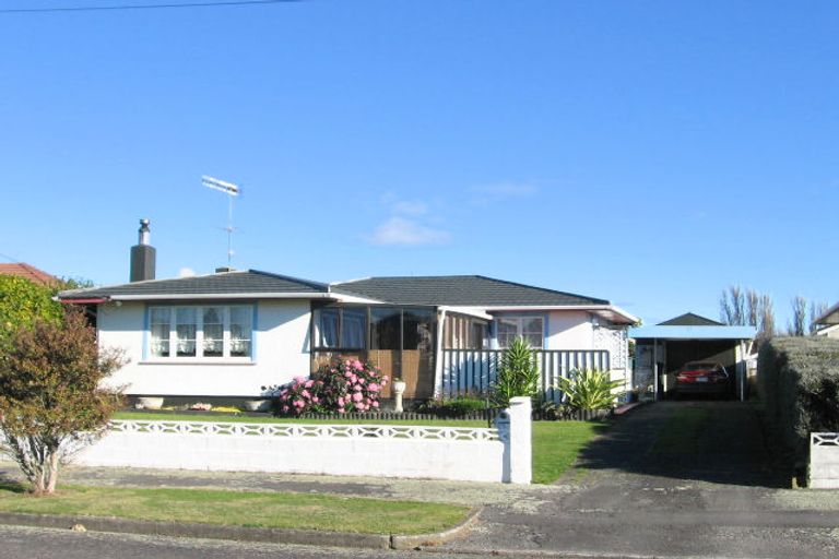 Photo of property in 17 Totara Street, Otaki, 5512