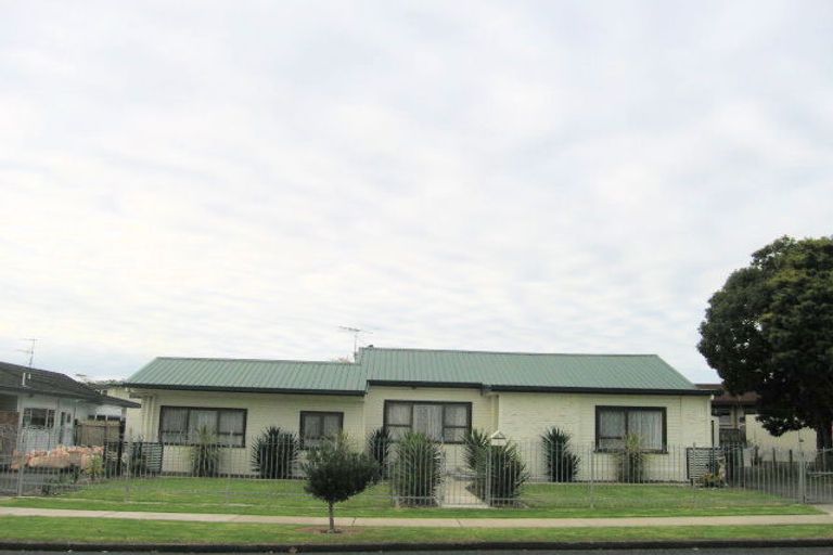 Photo of property in 1 Omana Road, Papatoetoe, Auckland, 2025