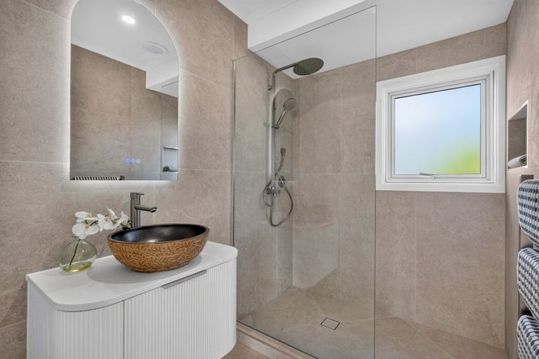 Photo of property in 313 East Coast Road, Mairangi Bay, Auckland, 0630