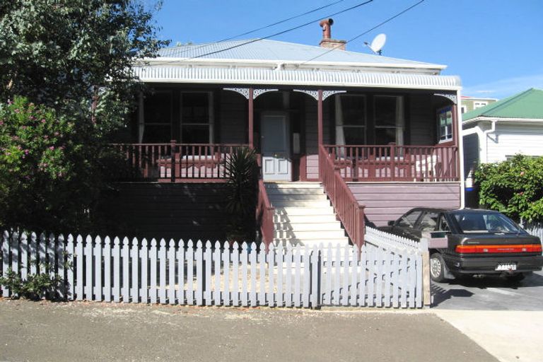 Photo of property in 25 Emerson Street, Berhampore, Wellington, 6023