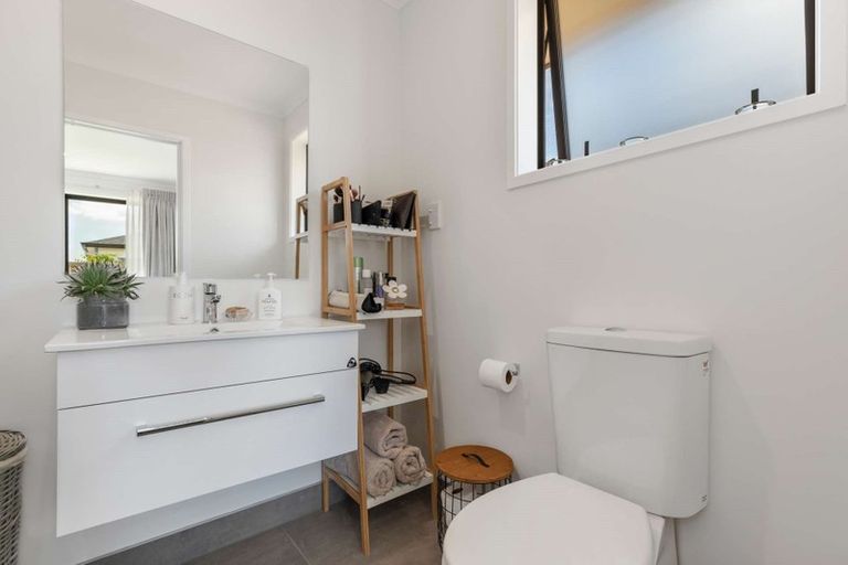 Photo of property in 11 Survila Street, Takanini, 2110