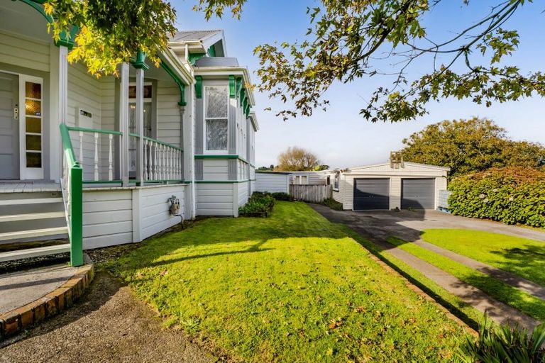 Photo of property in 18 Mills Street, Eltham, 4322