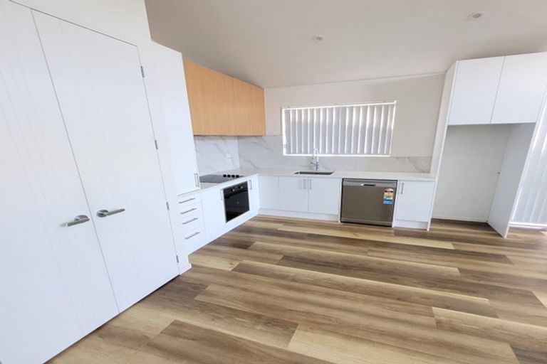 Photo of property in 3a Matakohe Road, Westgate, Auckland, 0814