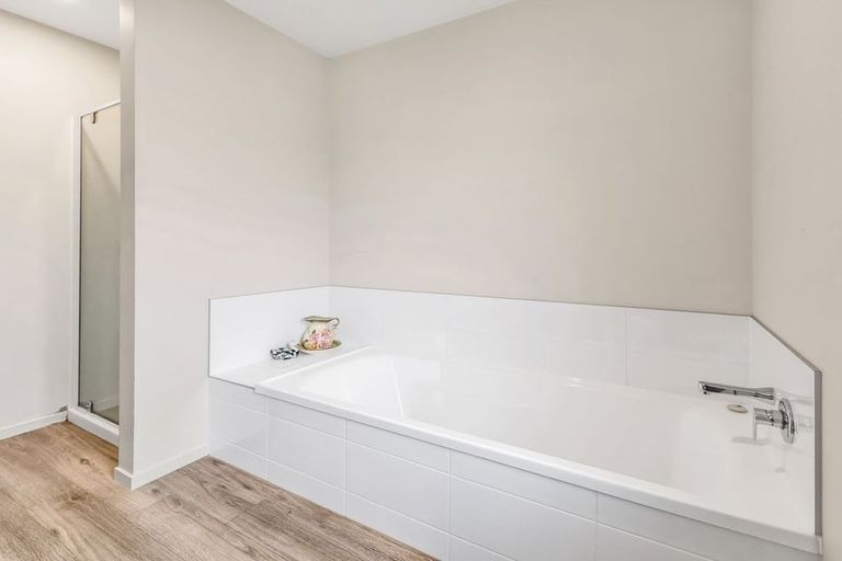 Photo of property in 30 Burnham School Road, Rolleston, 7614