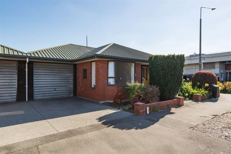 Photo of property in 69 Division Street, Riccarton, Christchurch, 8041