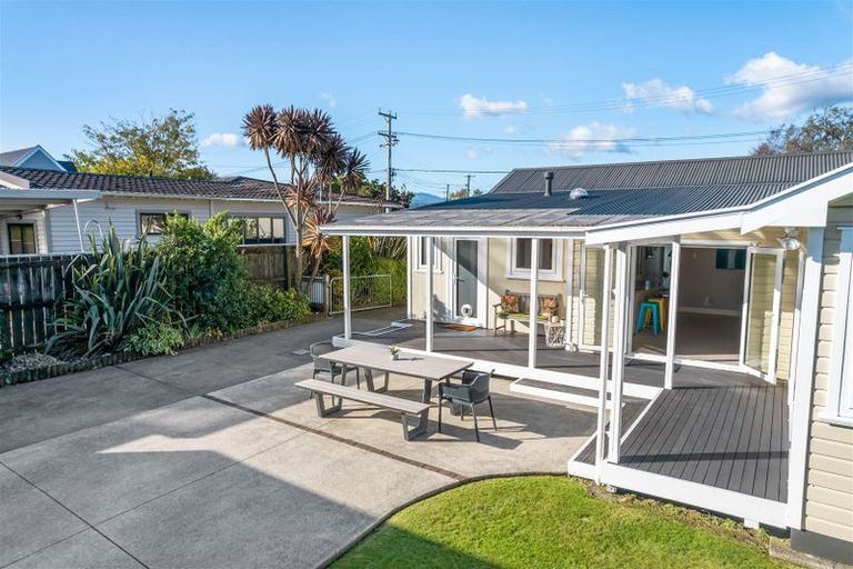Photo of property in 25 Henry Street, Ebdentown, Upper Hutt, 5018