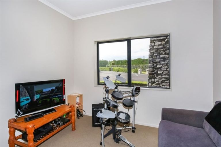 Photo of property in 1125a Glenbrook Road, Glenbrook, Waiuku, 2681